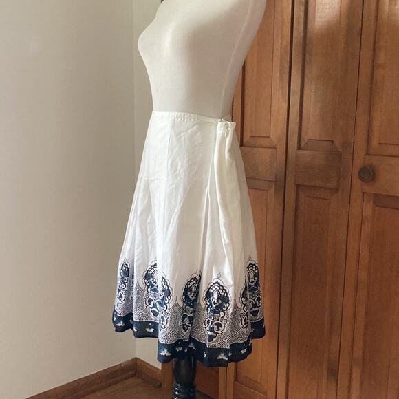 Jones Wear Studio White & Navy A-line Skirt, Size 16 - Picture 1 of 11